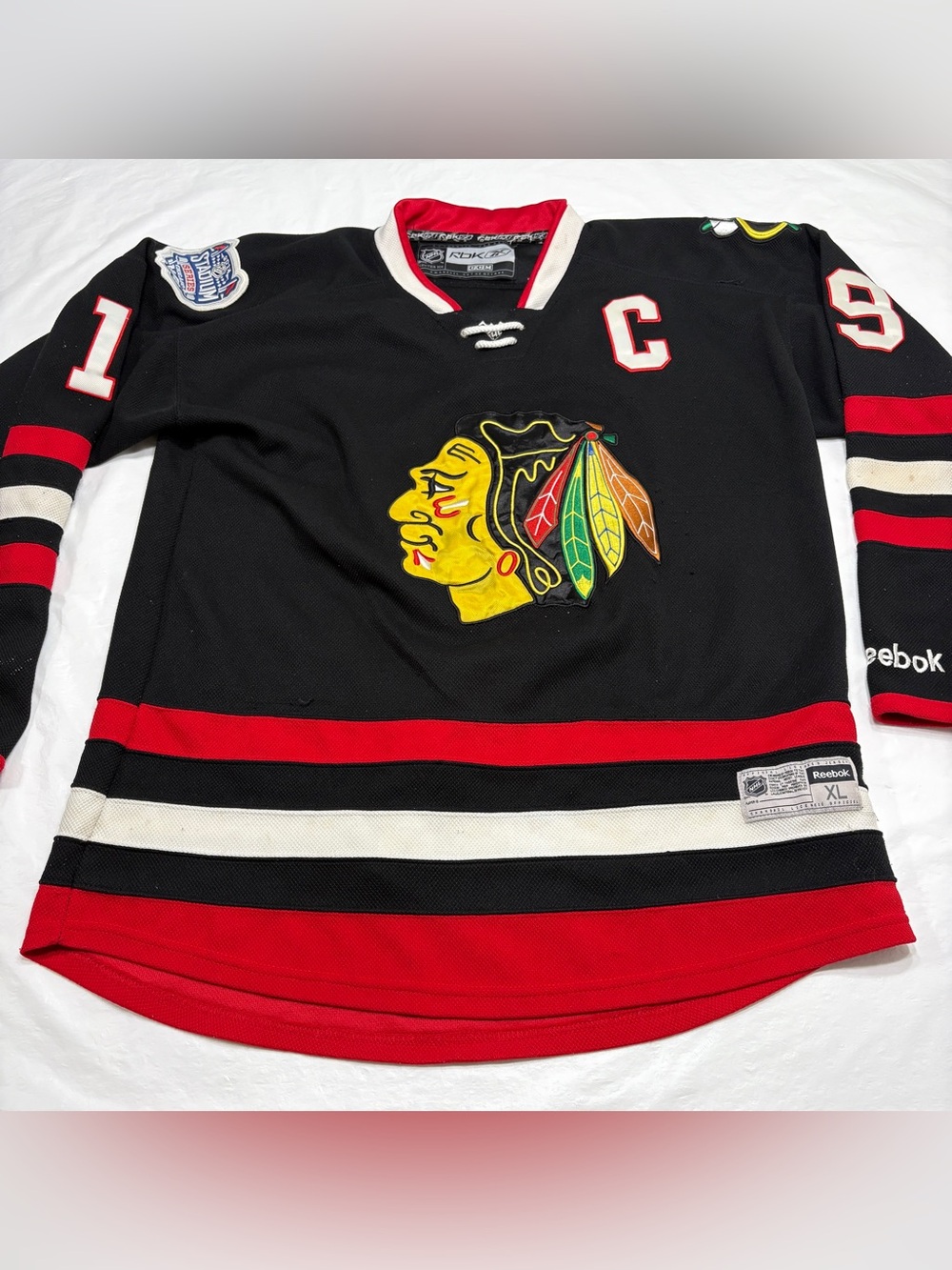 Reebok NHL Chicago Blackhawks Jonathan Toews Stitched Captains Jersey Men’s XL